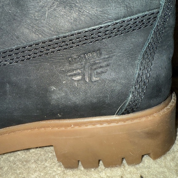 RED TAPE 6in Boots - Picture 3 of 3